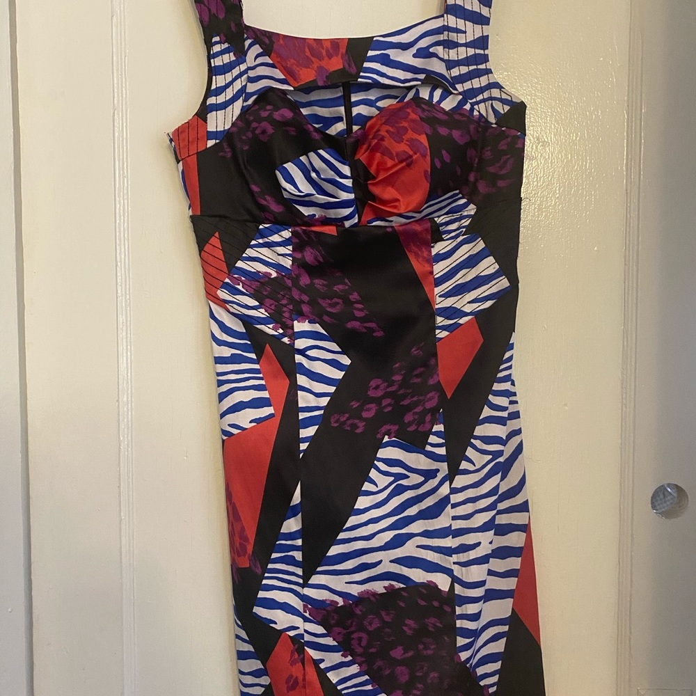 Women’s geometric print dress medium